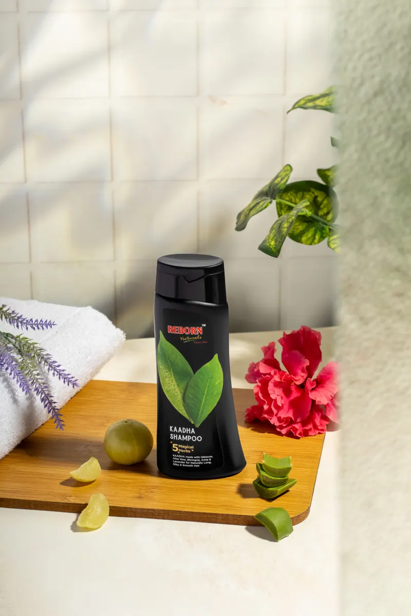 Kaadha Shampoo with hibiscus, aloe vera and amla